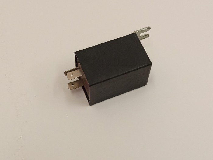 prerušovač smeroviek elektronický 12V